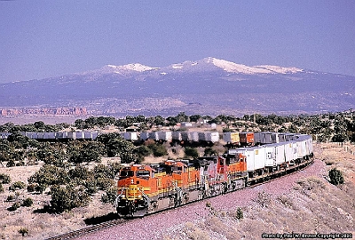 BNSF 4824 at Mt. Taylor.jpg